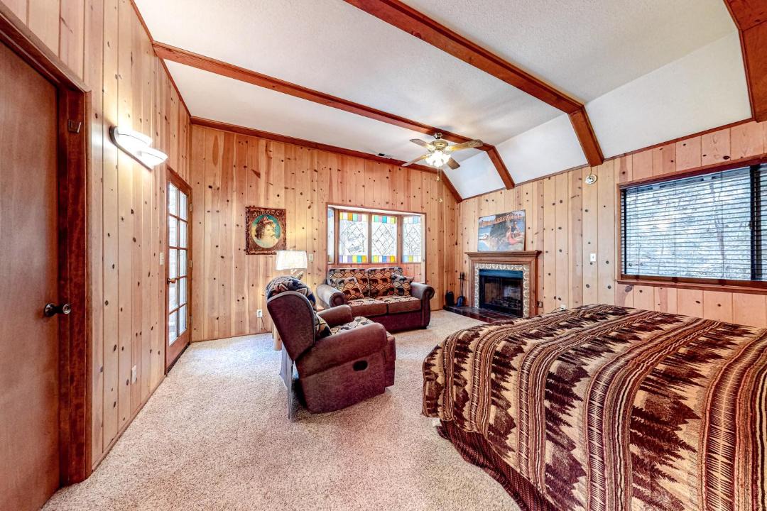 Photo of Bedroom in Lake Arrowhead