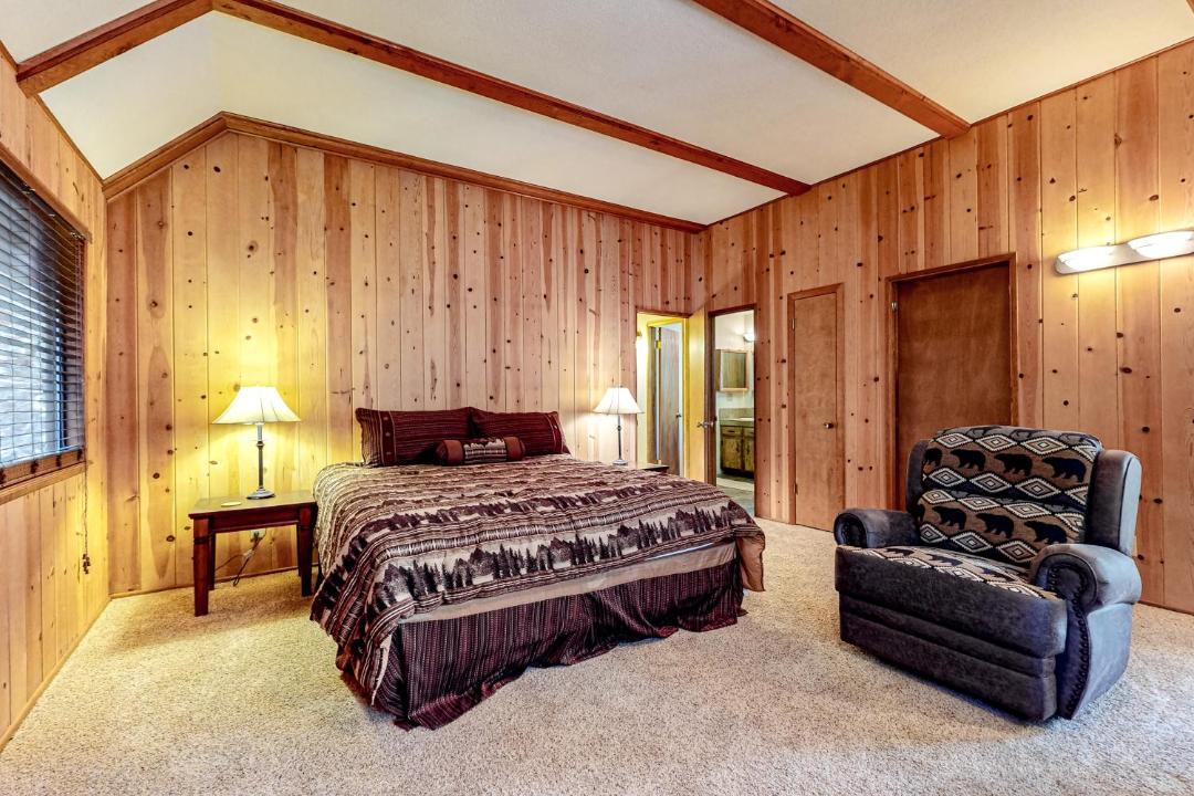 Photo of Bedroom in Lake Arrowhead