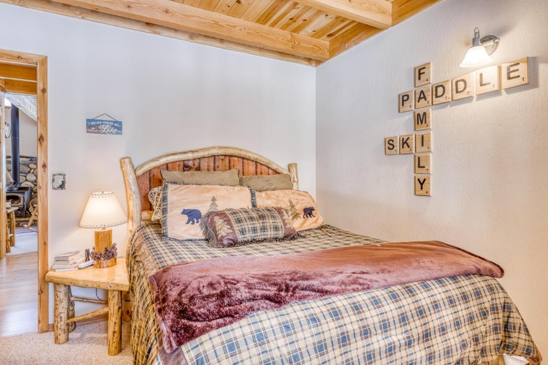 Photo of Bedroom in Serene Lakes