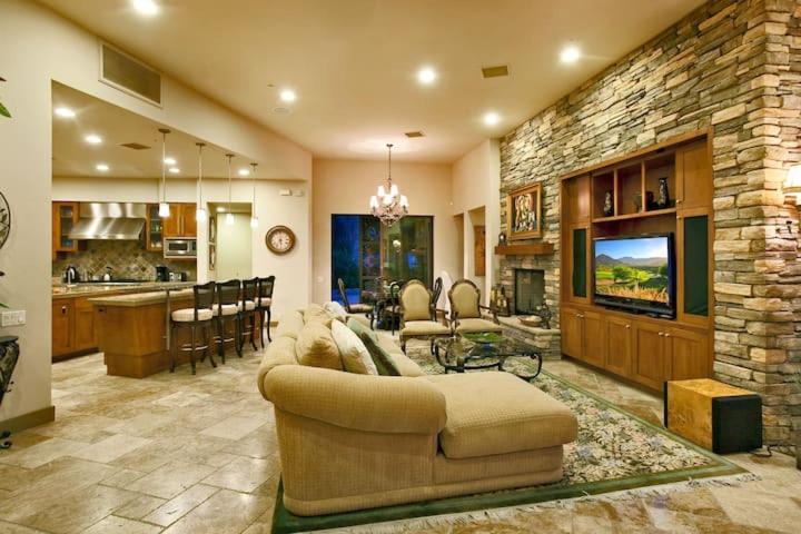 Photo of Livingroom in Palm Desert