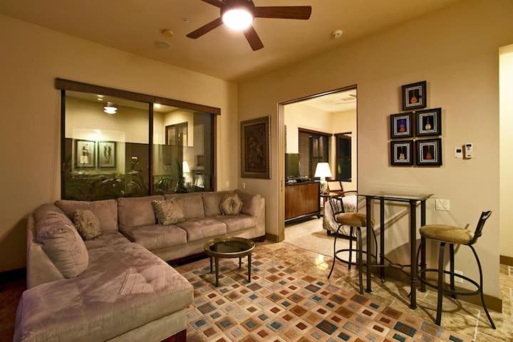 Photo of Livingroom in Palm Desert