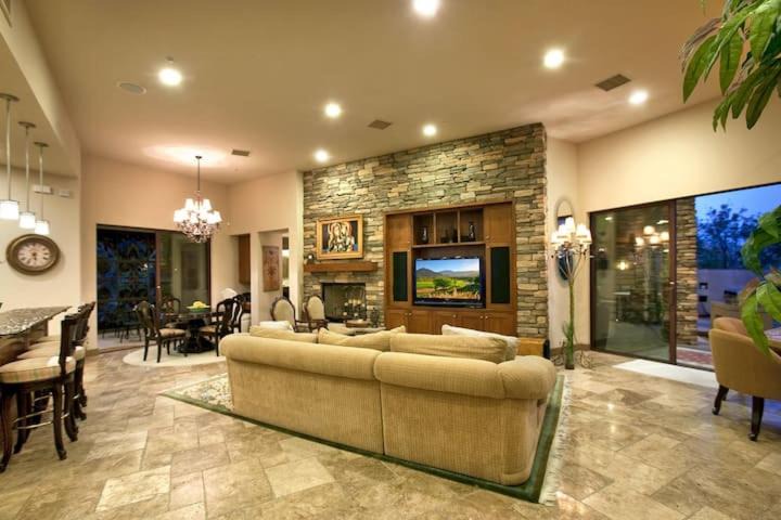 Photo of Livingroom in Palm Desert