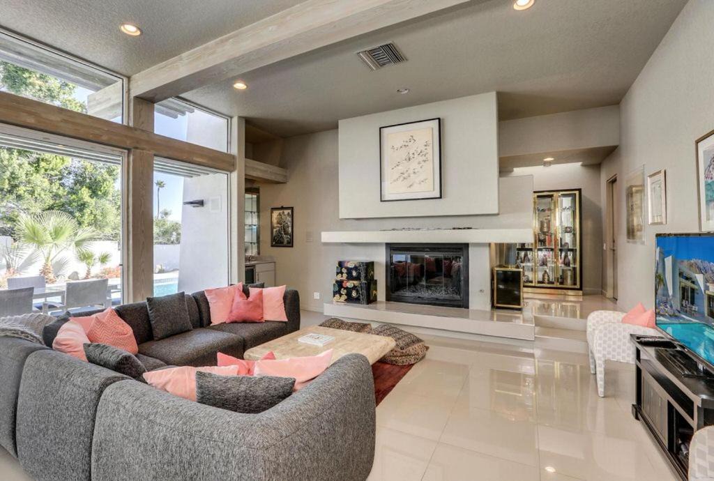 Photo of Livingroom in Chino Canyon