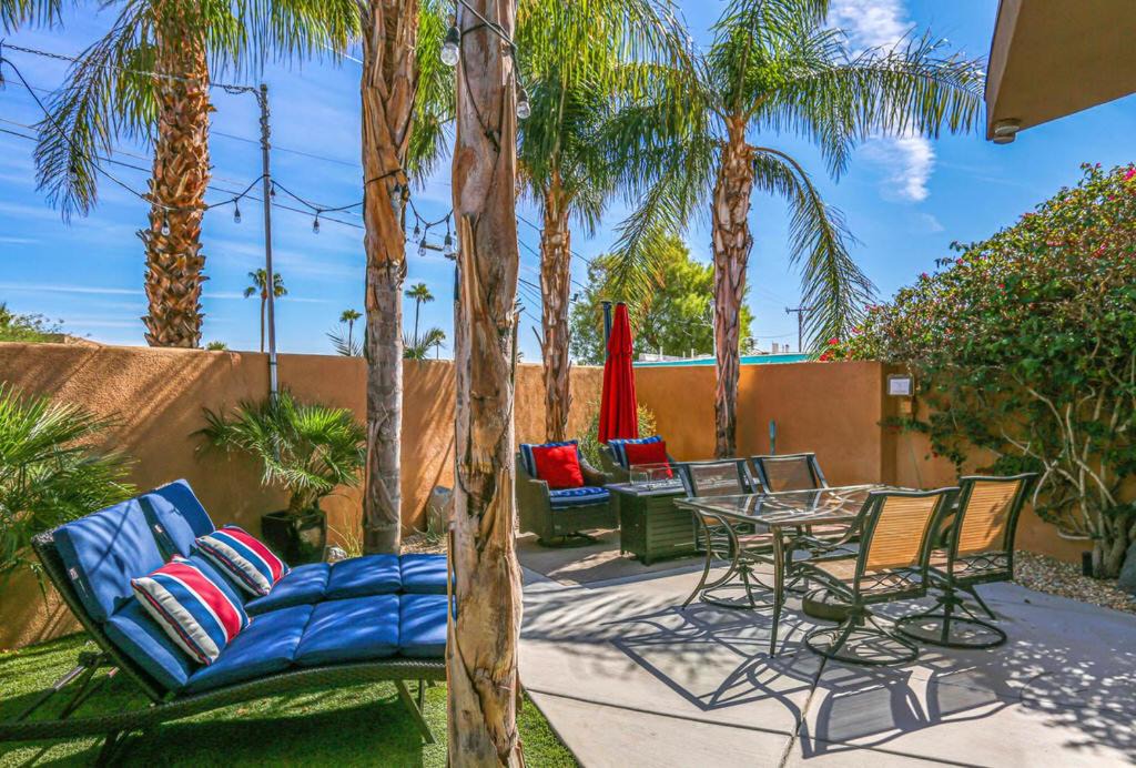 Photo of Patio Balcony in Chino Canyon