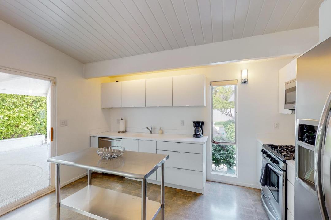 Photo of Kitchen in Racquet Club Estates