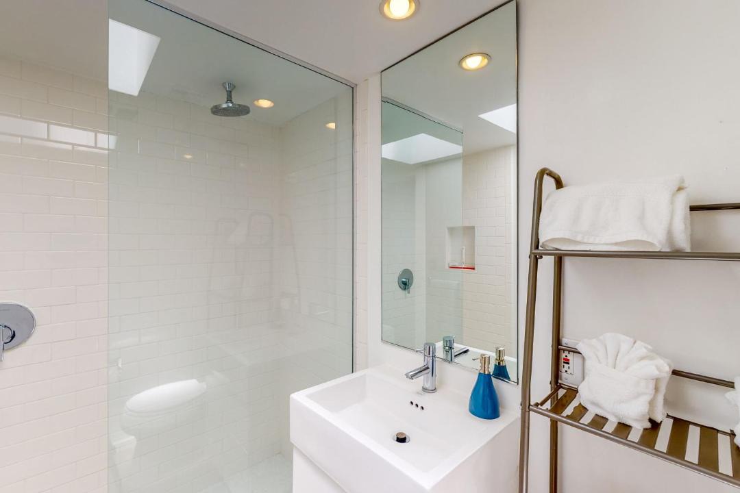 Photo of Bathroom in Racquet Club Estates