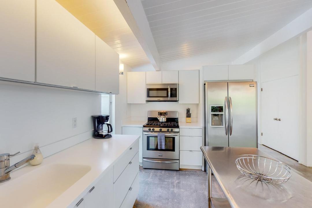 Photo of Kitchen in Racquet Club Estates