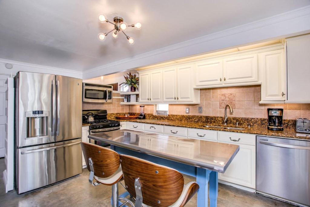 Photo of Kitchen in Racquet Club Estates