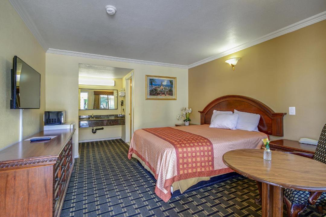 Photo of Bedroom in La Puente