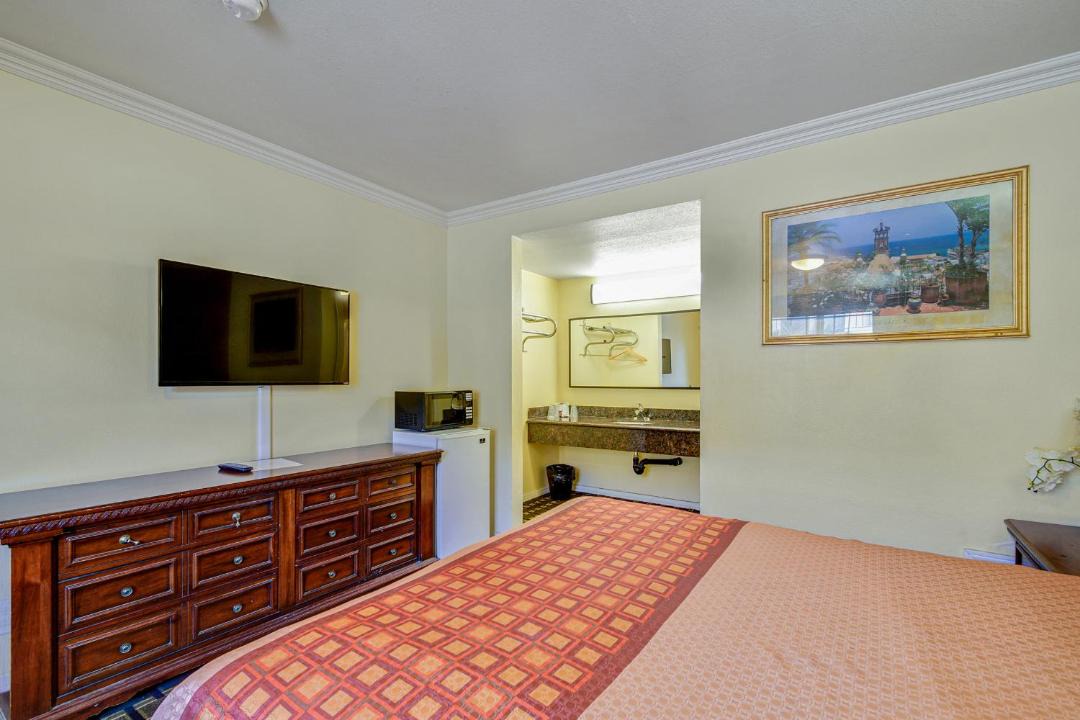 Photo of Bedroom in La Puente