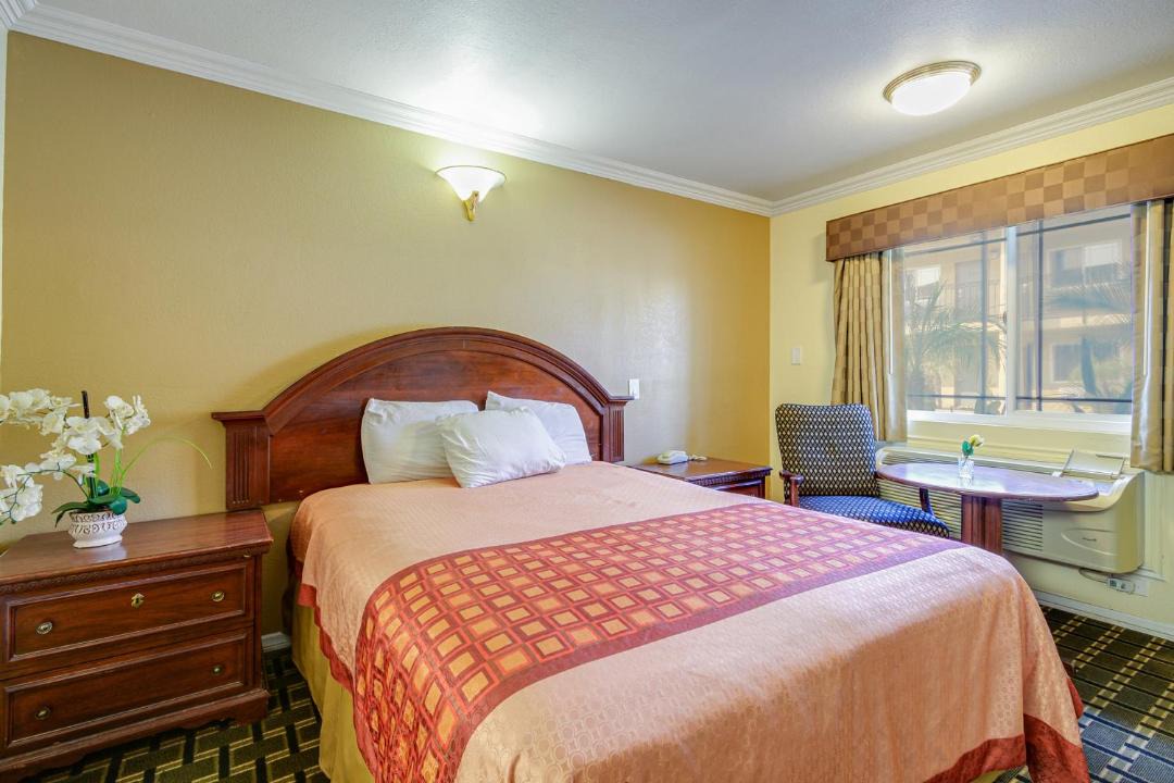 Photo of Bedroom in La Puente