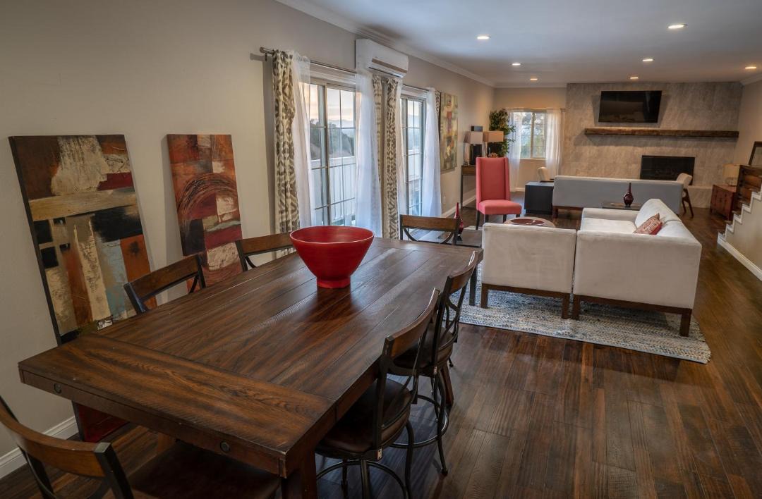 Photo of Livingroom in Studio City