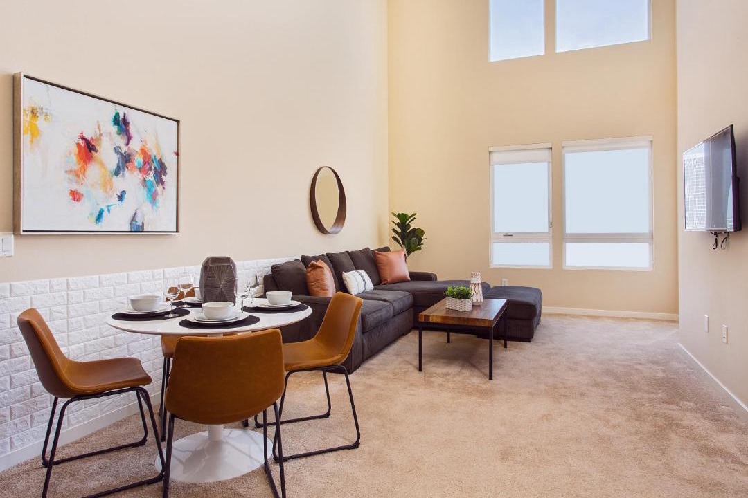 Photo of Livingroom in Pacific - Edison
