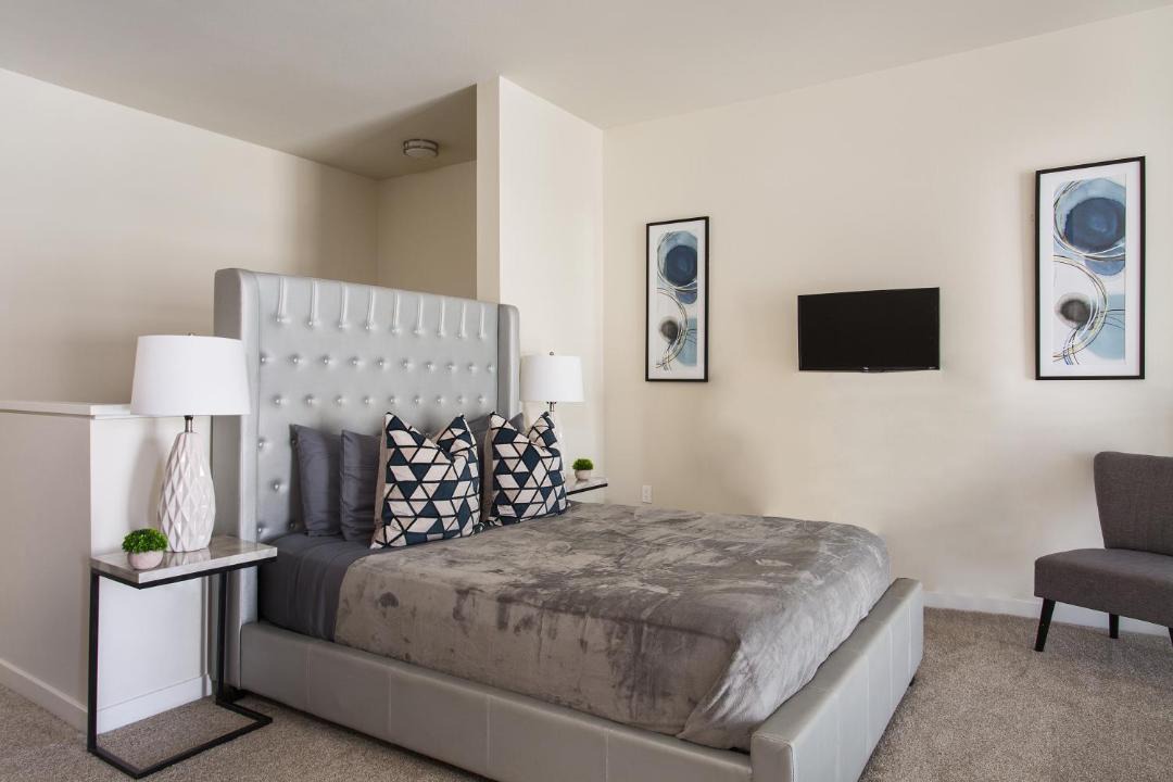 Photo of Bedroom in Pacific - Edison