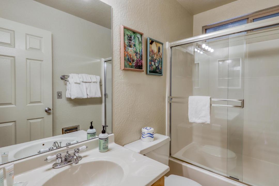 Photo of Bathroom in Groveland
