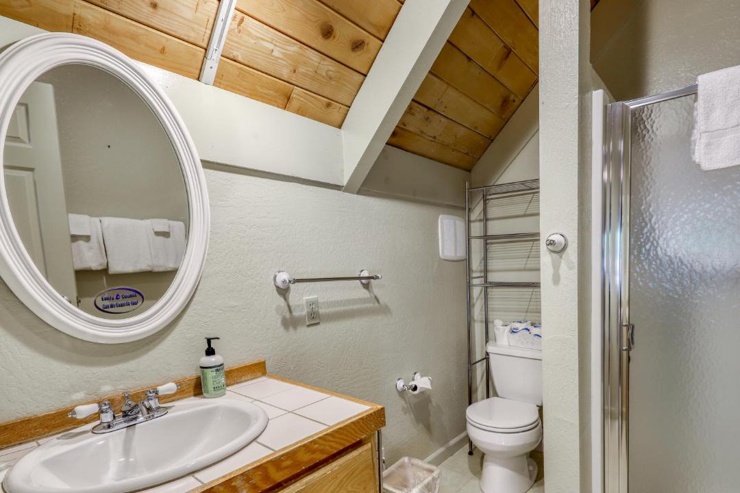 Photo of Bathroom in Groveland