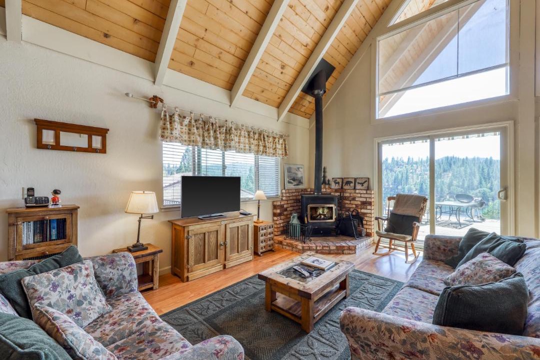 Photo of Livingroom in Groveland