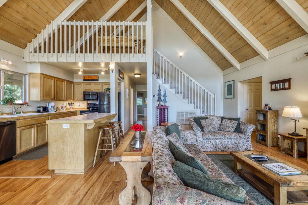 Photo of Livingroom in Groveland