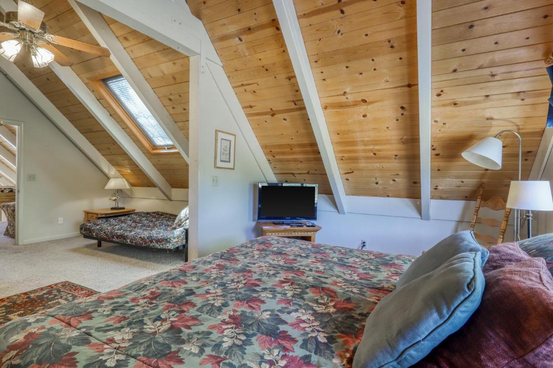 Photo of Bedroom in Groveland