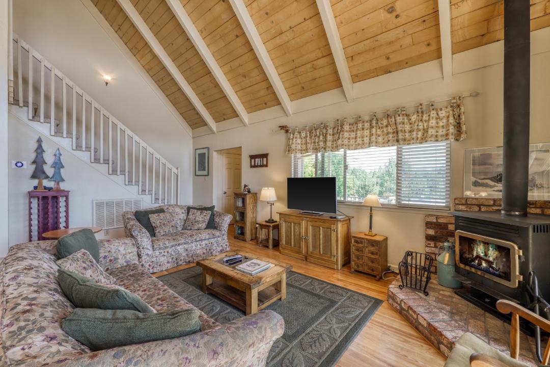 Photo of Livingroom in Groveland