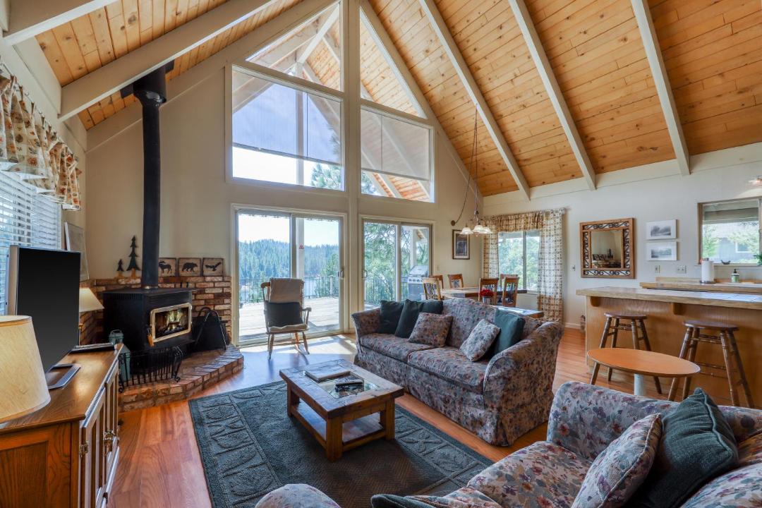 Photo of Livingroom in Groveland