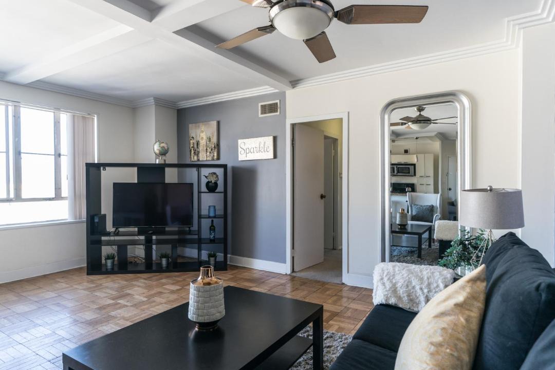 Photo of Livingroom in La Brea