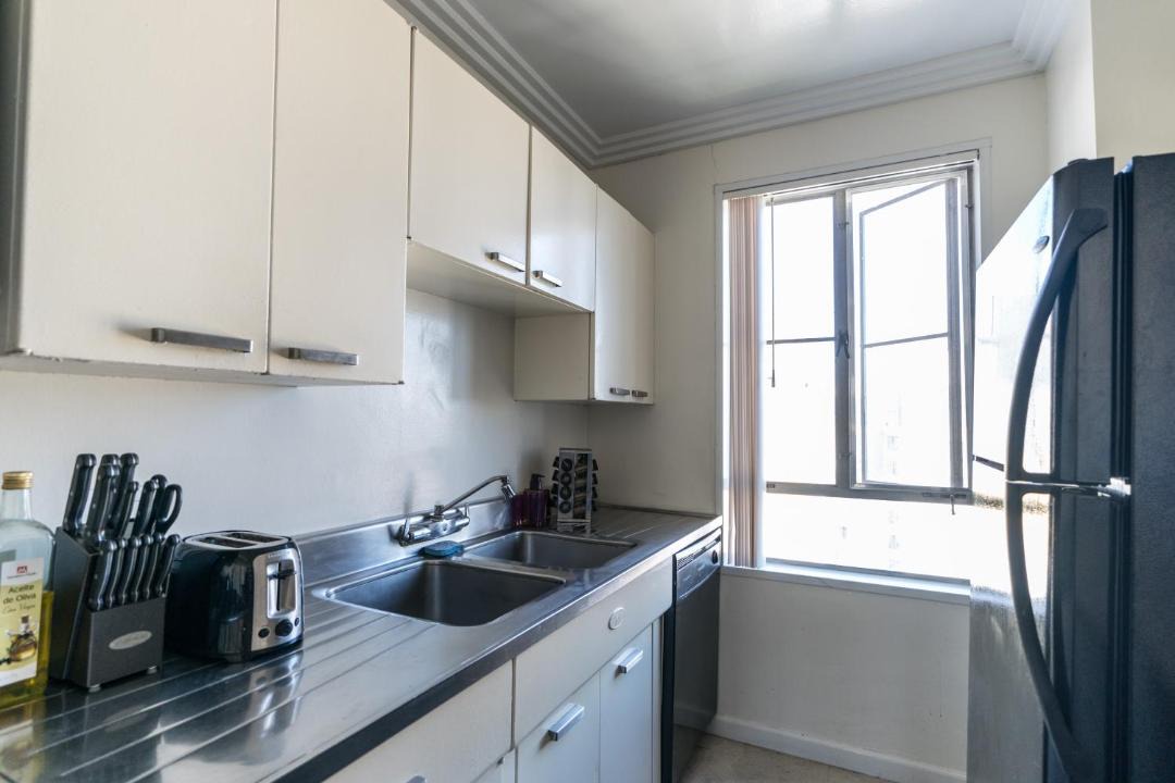 Photo of Kitchen in La Brea