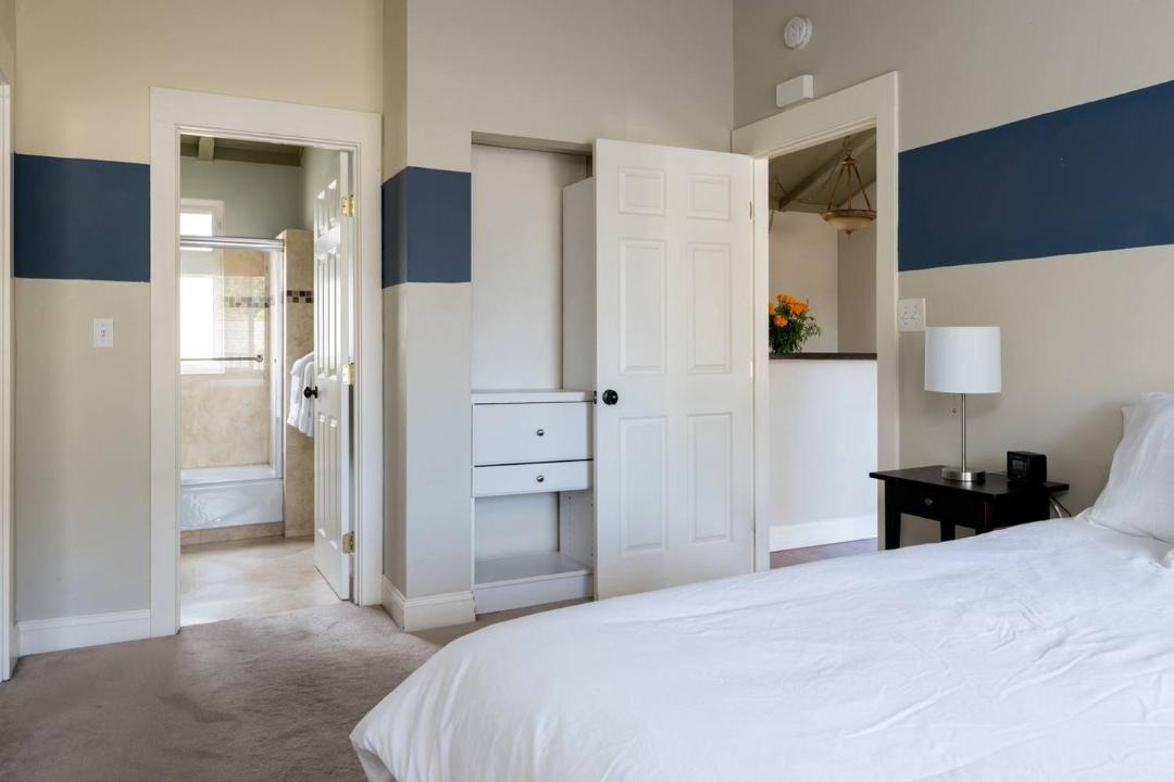 Photo of Bedroom in Shoreline West