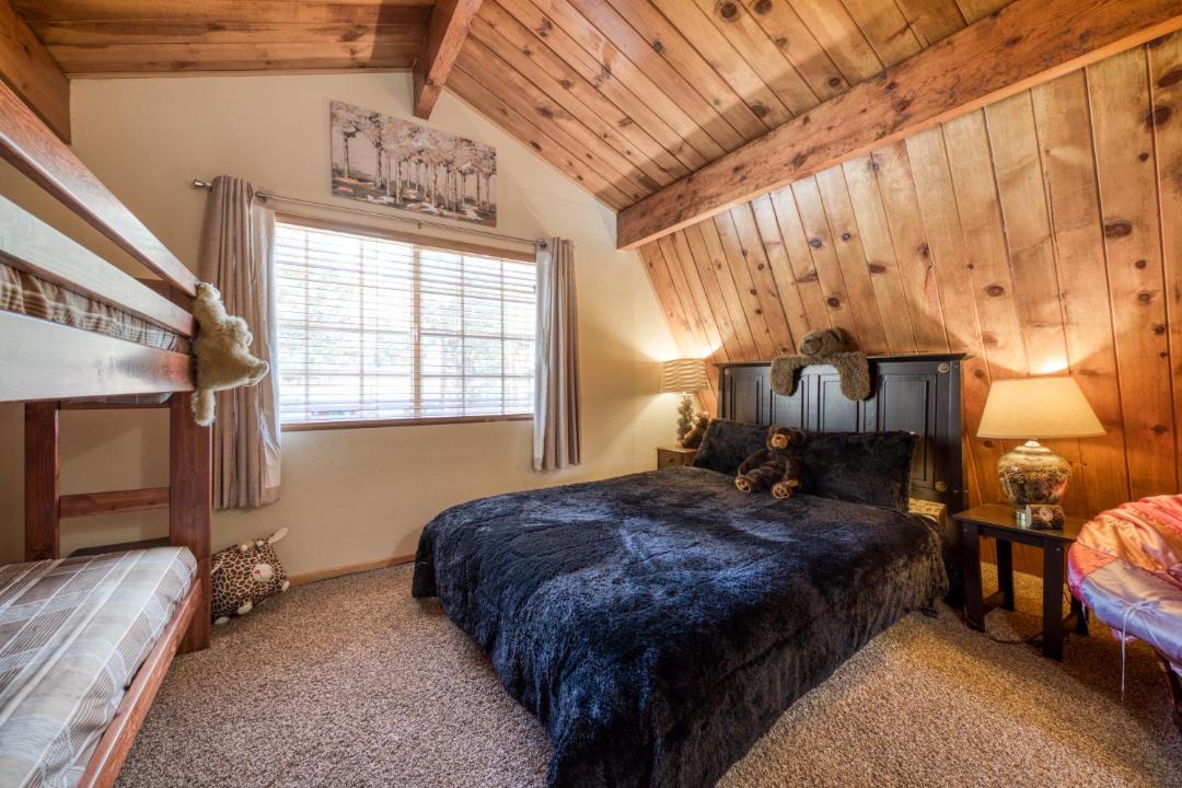 Photo of Bedroom in Big Bear Lake