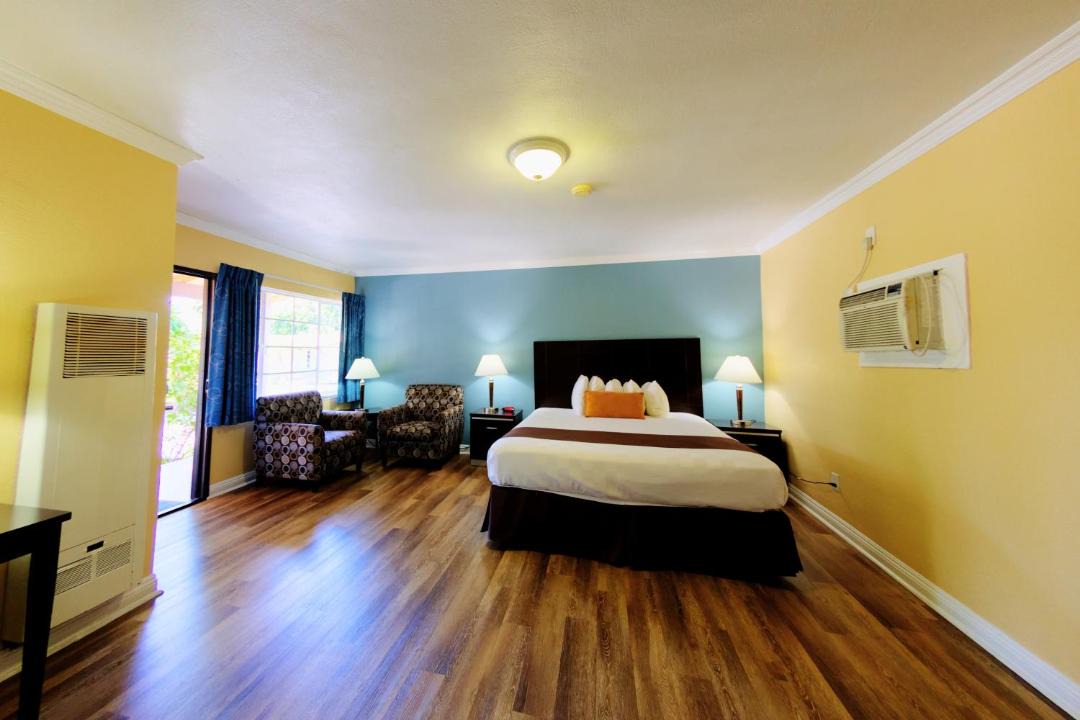 Photo of Livingroom in Glendora