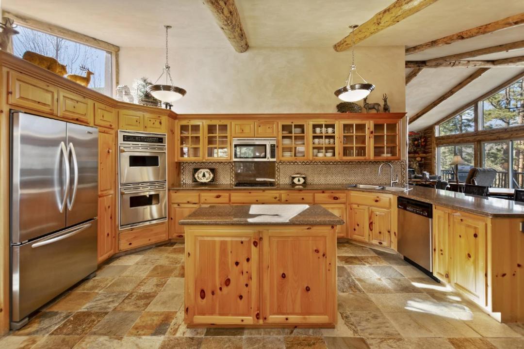 Photo of Kitchen in Castle Glen Estates
