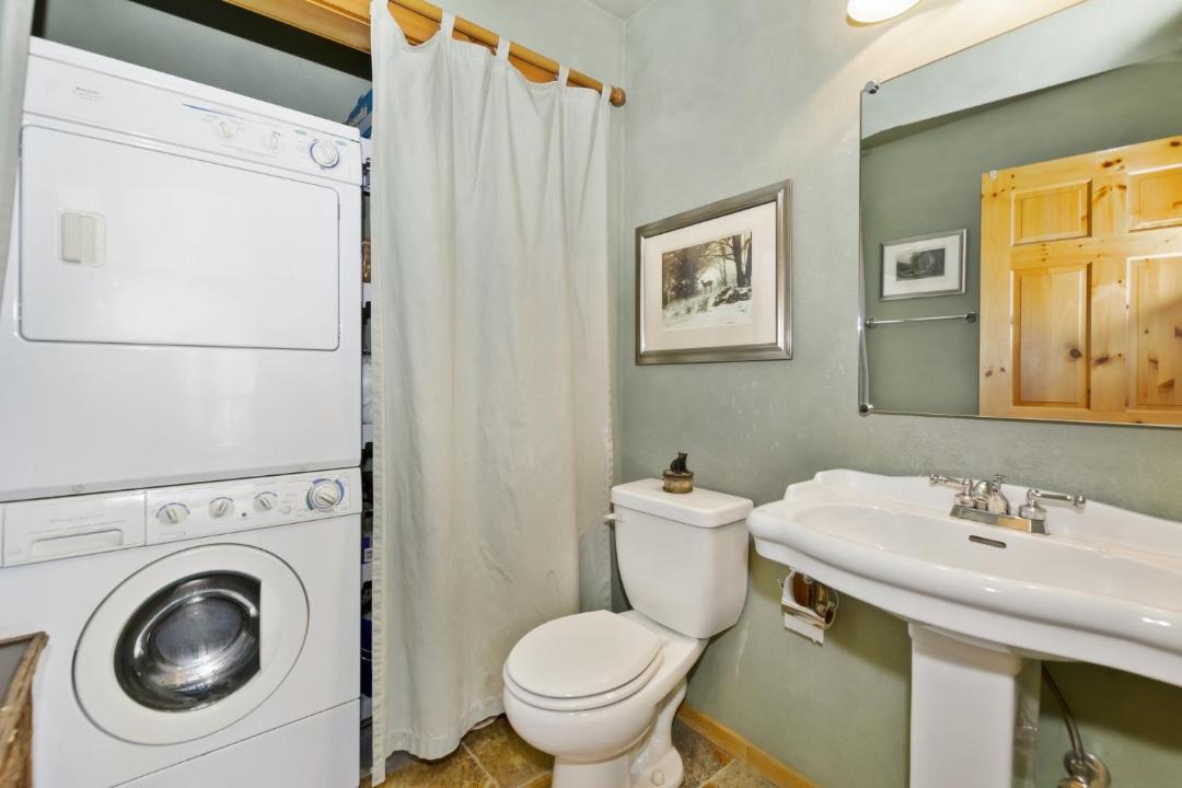 Photo of Bathroom in Castle Glen Estates