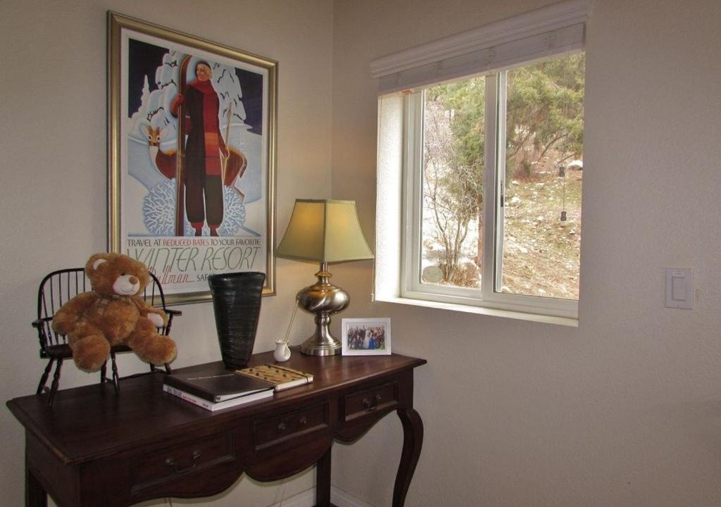 Photo of Livingroom in Whispering Forest