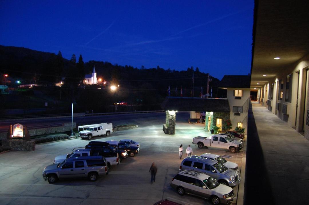 Photo of Others in Mariposa