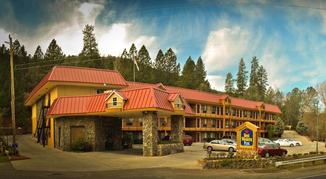Photo of Others in Mariposa