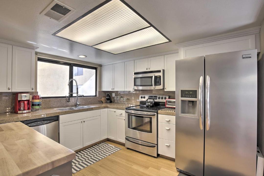 Photo of Kitchen in Canyon Corridor