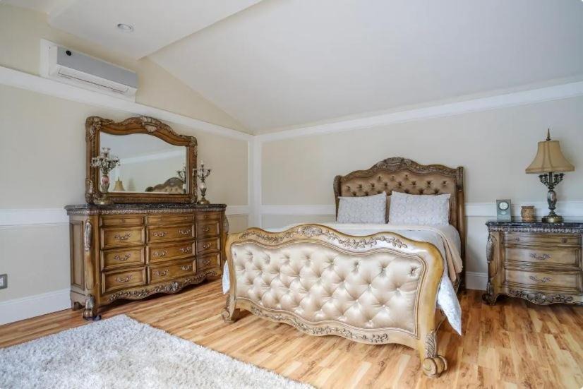 Photo of Bedroom in Bixby Knolls