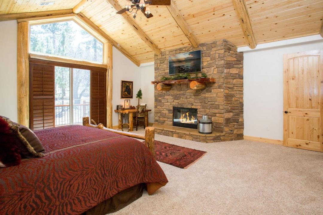 Photo of Bedroom in Evergreen Estates