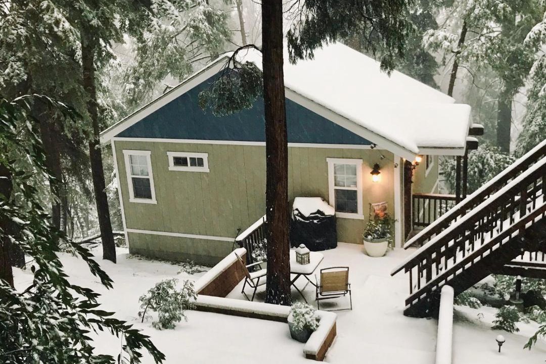 Photo of Buildings in Crestline