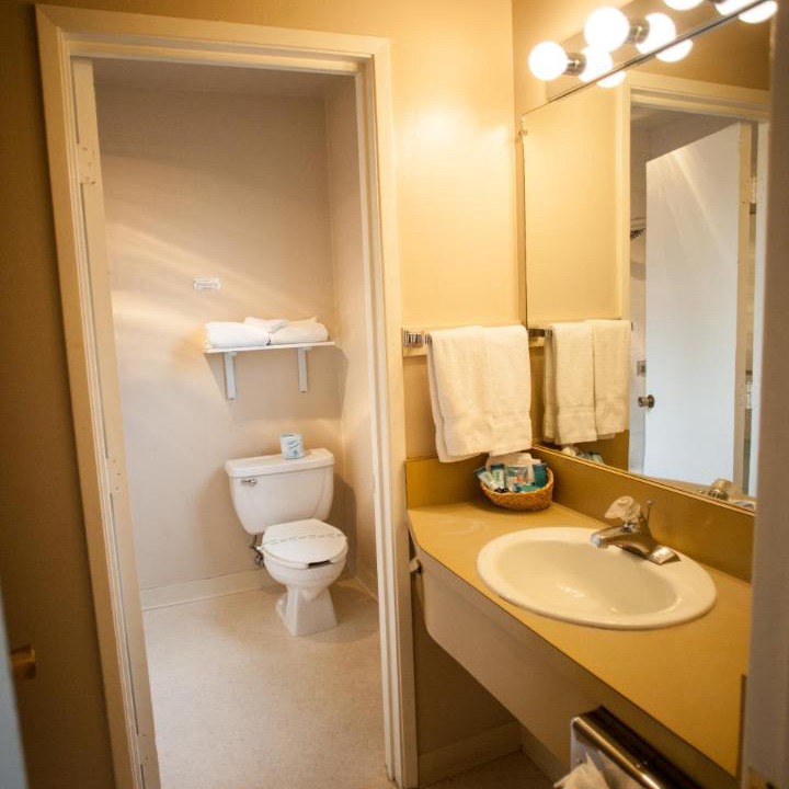 Photo of Bathroom in Lakeside Park
