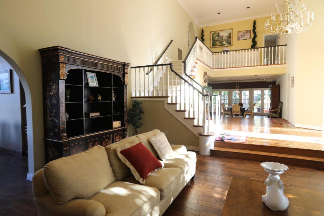 Photo of Livingroom in East Pasadena