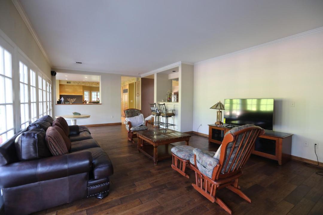Photo of Livingroom in East Pasadena