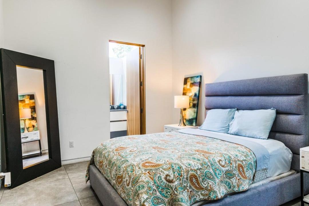 Photo of Bedroom in Hollywood