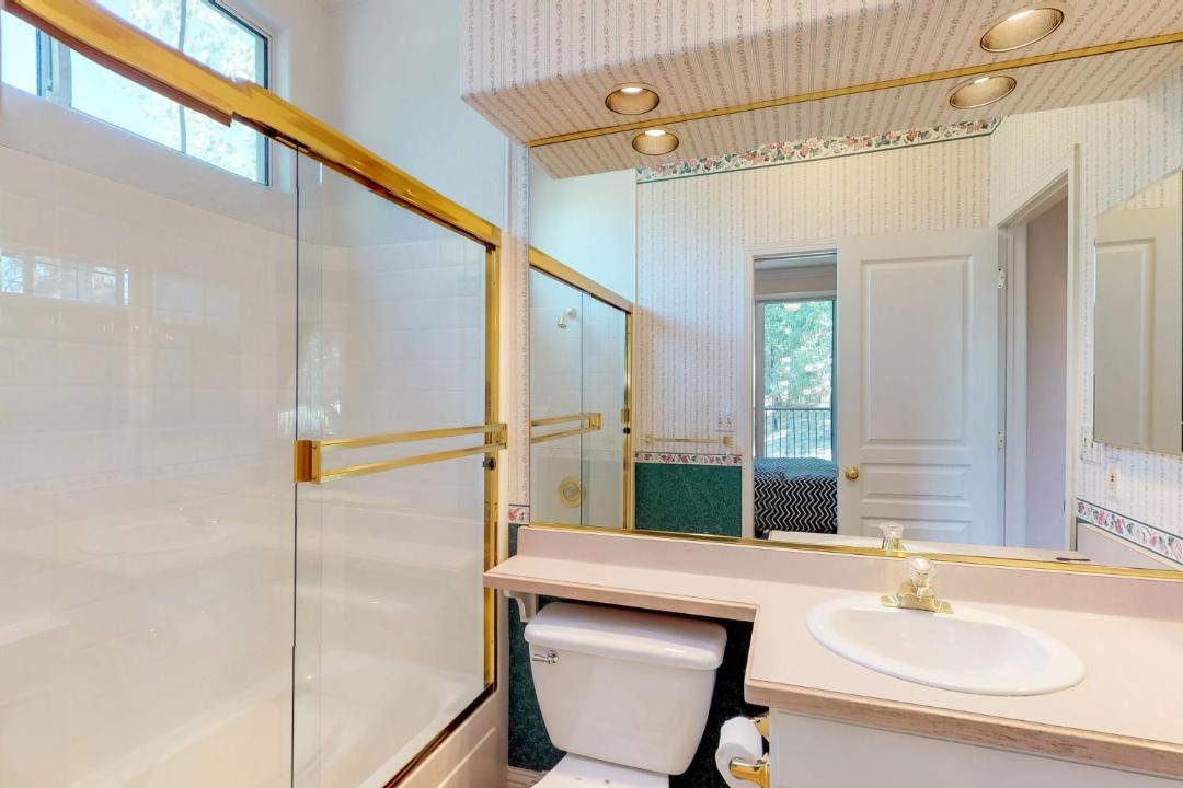 Photo of Bathroom in Groveland
