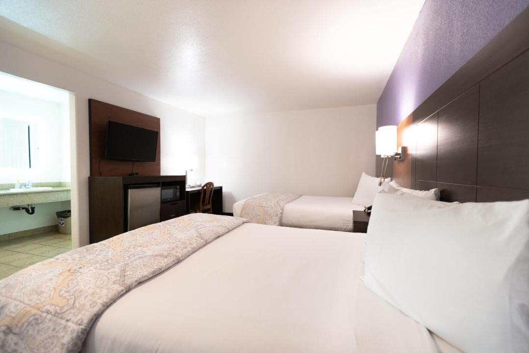 Photo of Bedroom in Munras Avenue