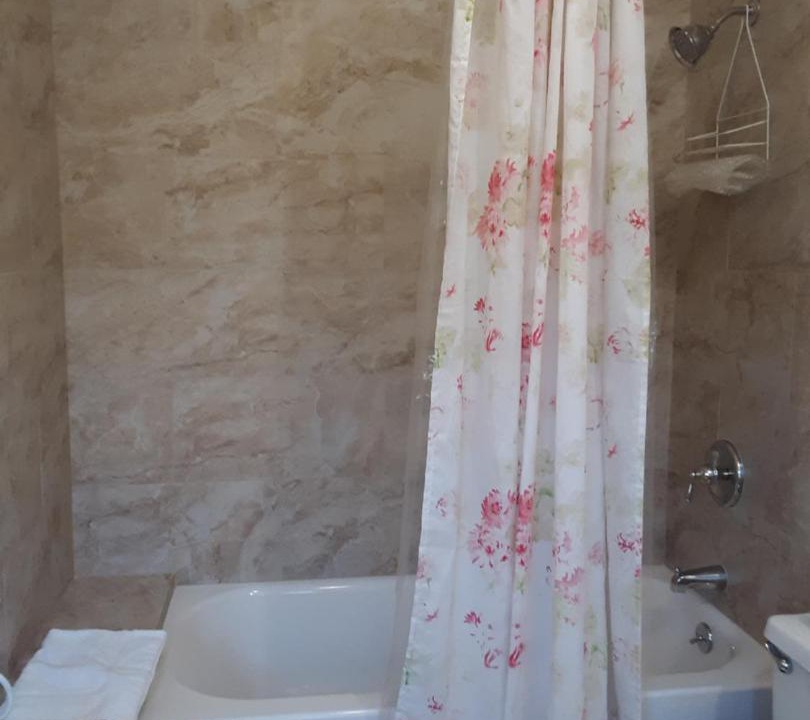 Photo of Bathroom in Oak Park