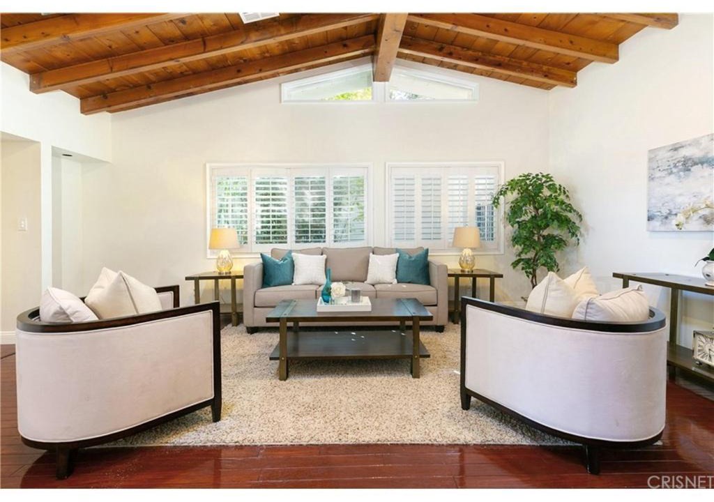 Photo of Livingroom in Encino