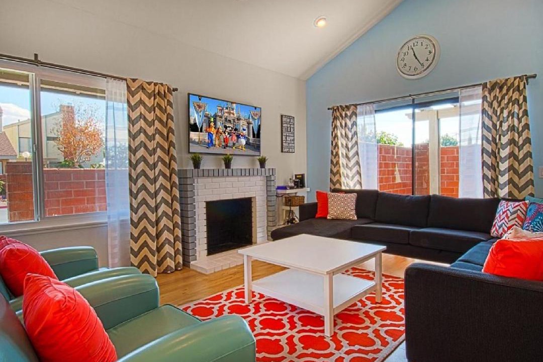 Photo of Livingroom in Anaheim Resort