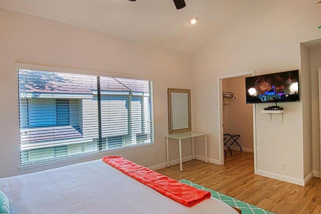 Photo of Bedroom in Anaheim Resort
