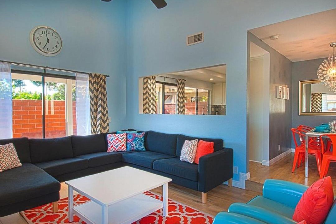 Photo of Livingroom in Anaheim Resort